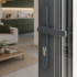 Poignée de porte d'entrée Aluminium gris anthracite sur plaque étroite 25 mm saillie réduite entraxe 195 mm, BALTIC